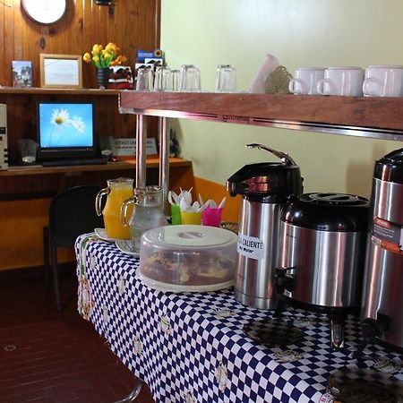 Residencial Noelia Hostel 푸에르토이과수 외부 사진