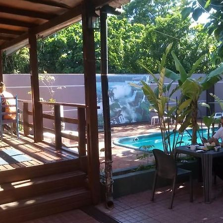 Residencial Noelia Hostel 푸에르토이과수 외부 사진