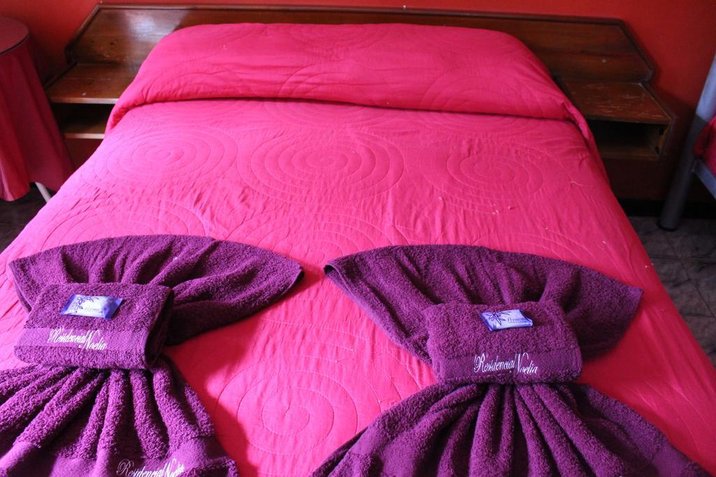 Residencial Noelia Hostel 푸에르토이과수 외부 사진