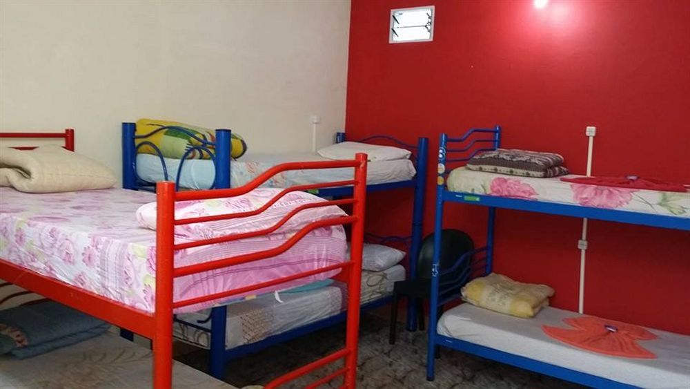 Residencial Noelia Hostel 푸에르토이과수 외부 사진