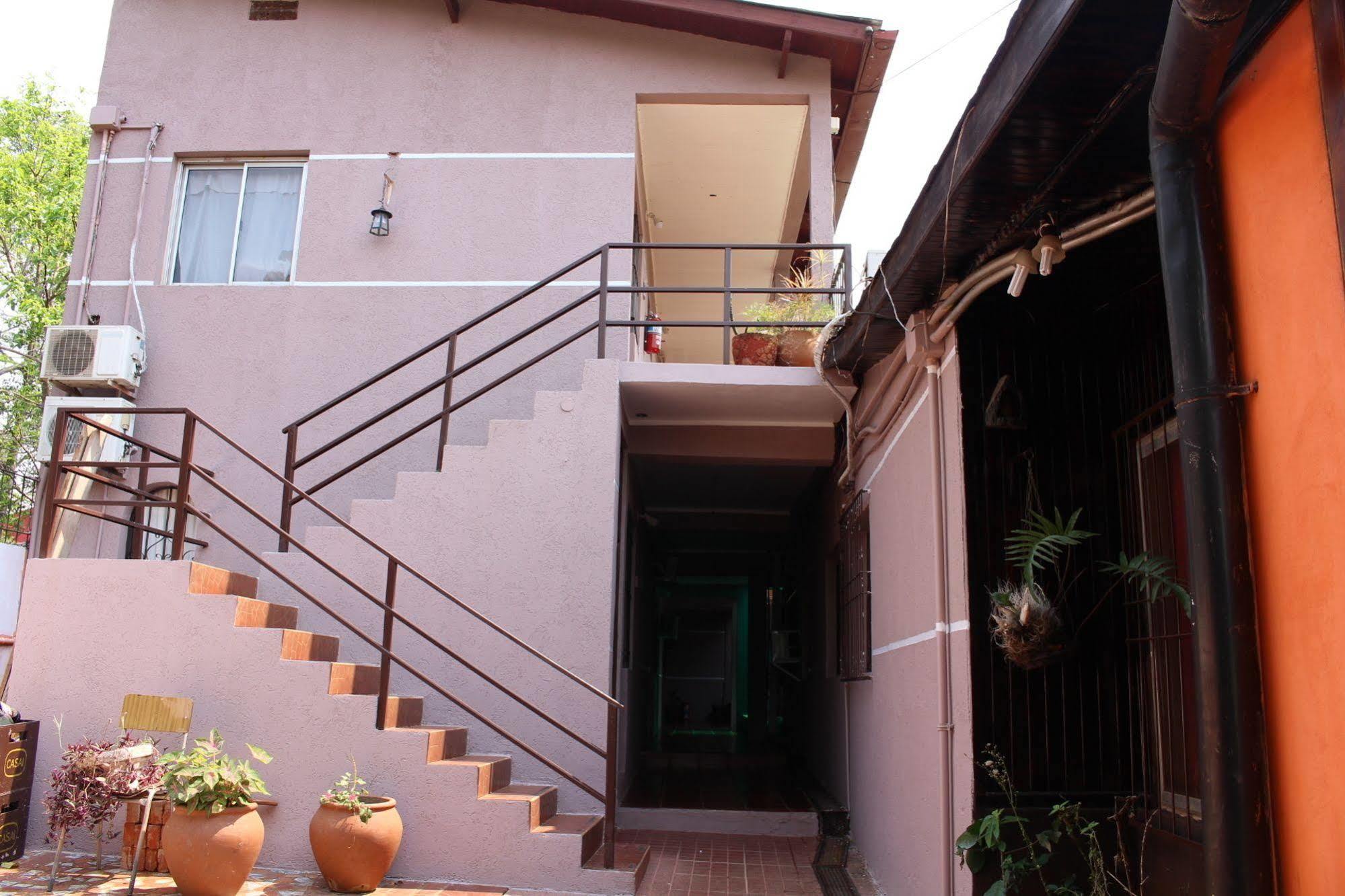 Residencial Noelia Hostel 푸에르토이과수 외부 사진