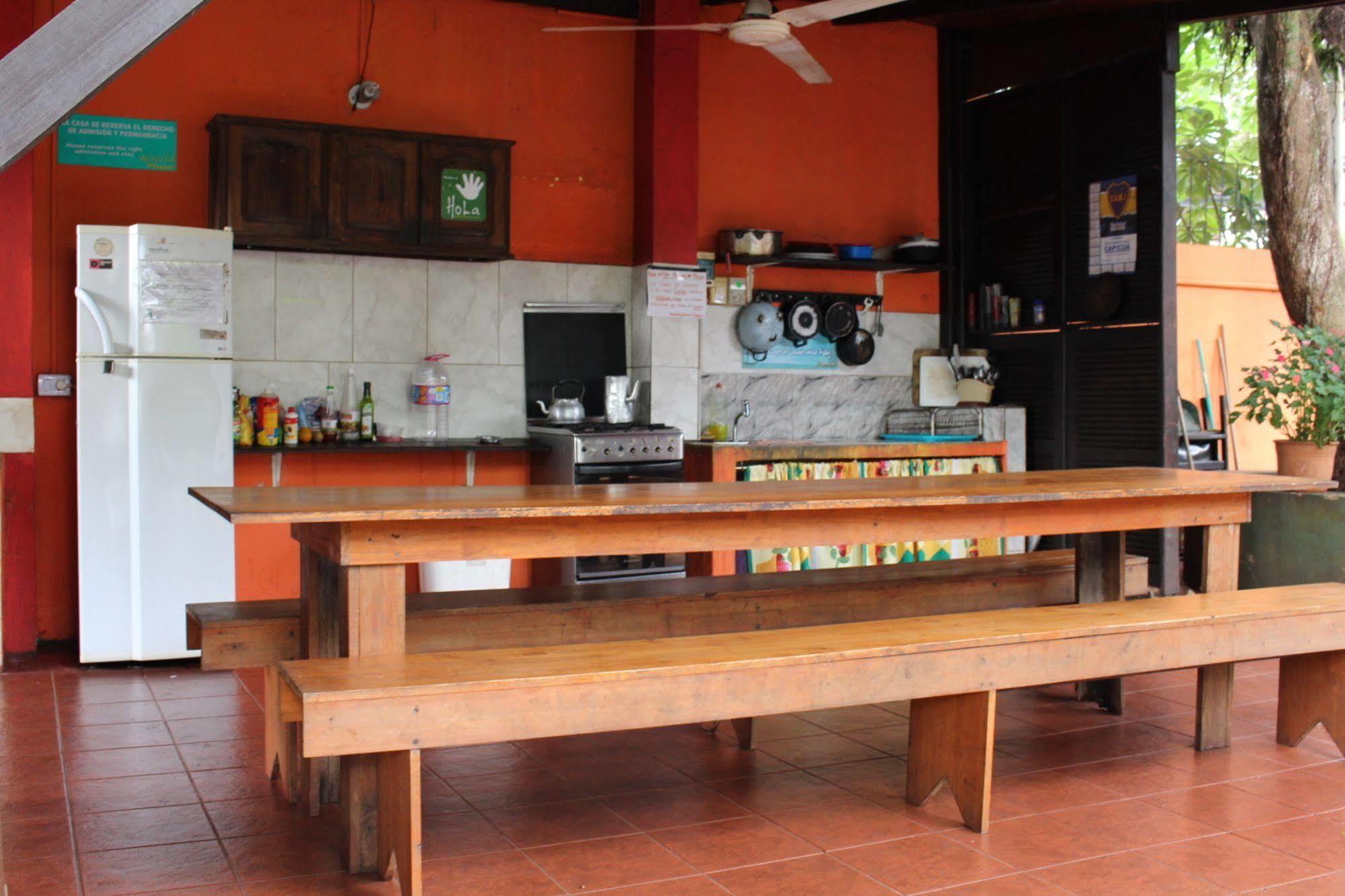 Residencial Noelia Hostel 푸에르토이과수 외부 사진