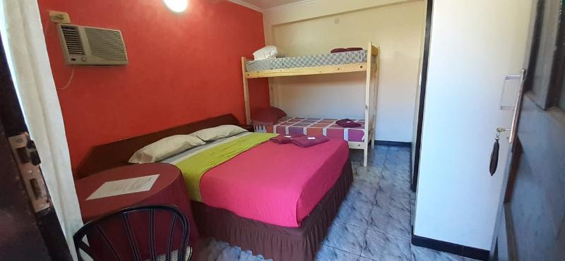 Residencial Noelia Hostel 푸에르토이과수 외부 사진